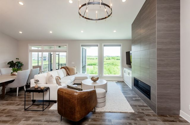 16320 Northpark Drive, Urbandale, IA 50323