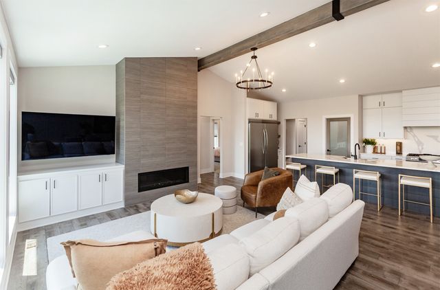 16320 Northpark Drive, Urbandale, IA 50323