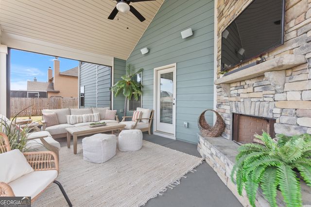 18 Pearl Moss Lane, Kathleen, GA 31047