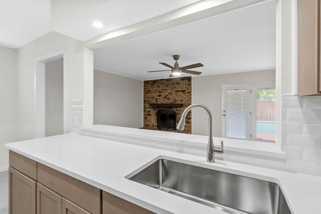 1828 Tracey Circle, Irving, TX 75060