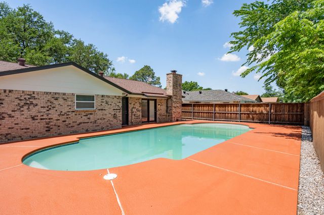 1828 Tracey Circle, Irving, TX 75060