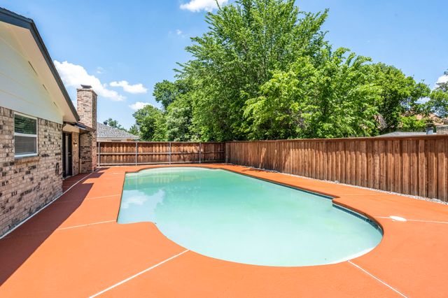 1828 Tracey Circle, Irving, TX 75060