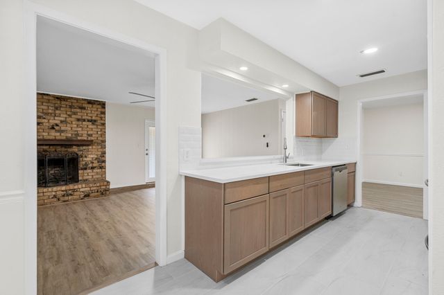 1828 Tracey Circle, Irving, TX 75060