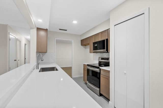 1828 Tracey Circle, Irving, TX 75060
