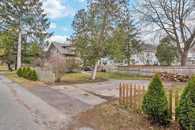 2100 Grand Boulevard, Niskayuna, NY 12309