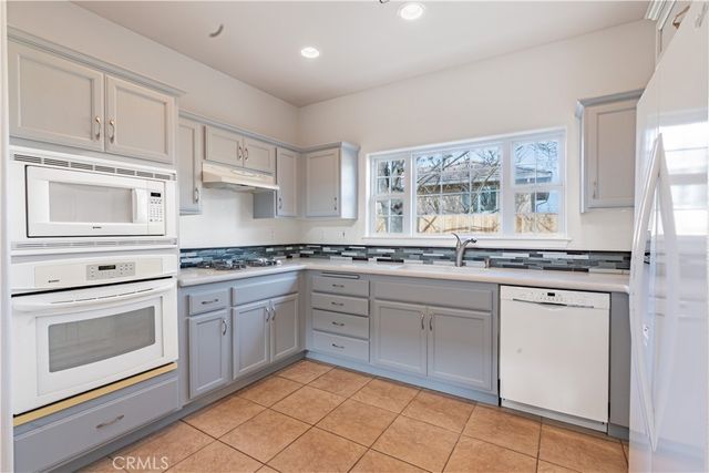 609 Larkfield Place, Paso Robles, CA 93446