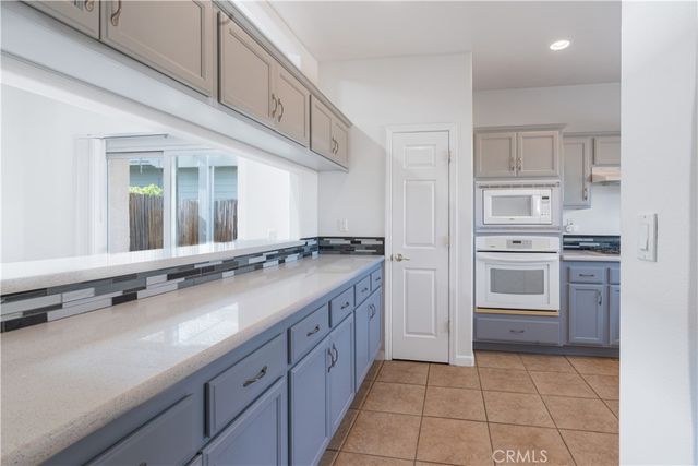 609 Larkfield Place, Paso Robles, CA 93446