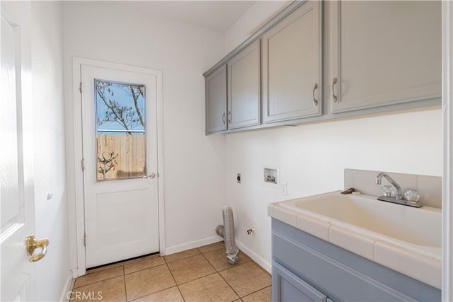 609 Larkfield Place, Paso Robles, CA 93446