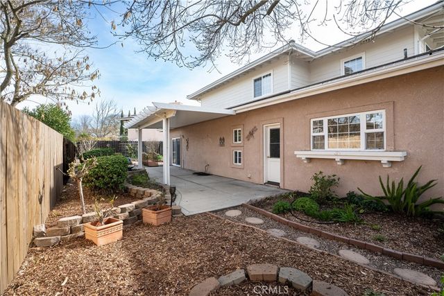 609 Larkfield Place, Paso Robles, CA 93446