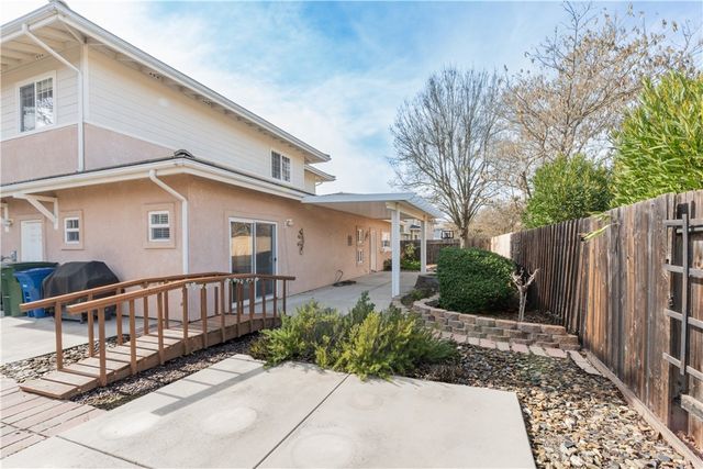 609 Larkfield Place, Paso Robles, CA 93446