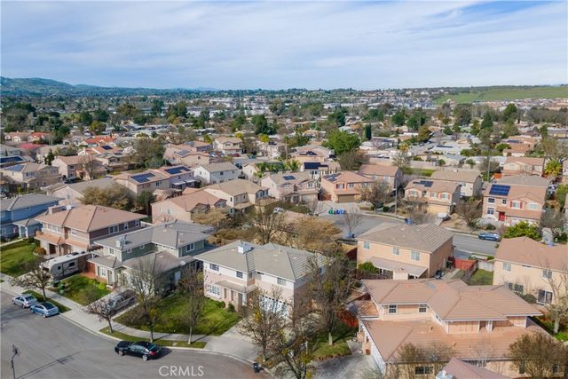 609 Larkfield Place, Paso Robles, CA 93446