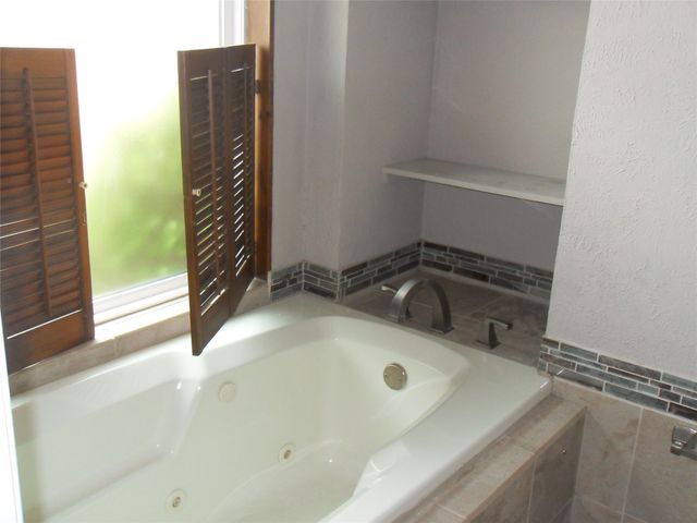 1722 Rosemeade Circle, Carrollton, TX 75007