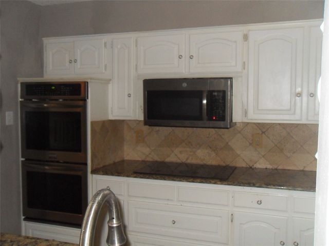 1722 Rosemeade Circle, Carrollton, TX 75007