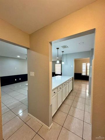 900 E Dallas Avenue 17, Mcallen, TX 78501