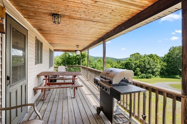 832 West Hill Road, St. Johnsbury, VT 05819