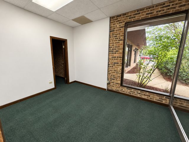 350 S Schmale Road 110, Carol Stream, IL 60188