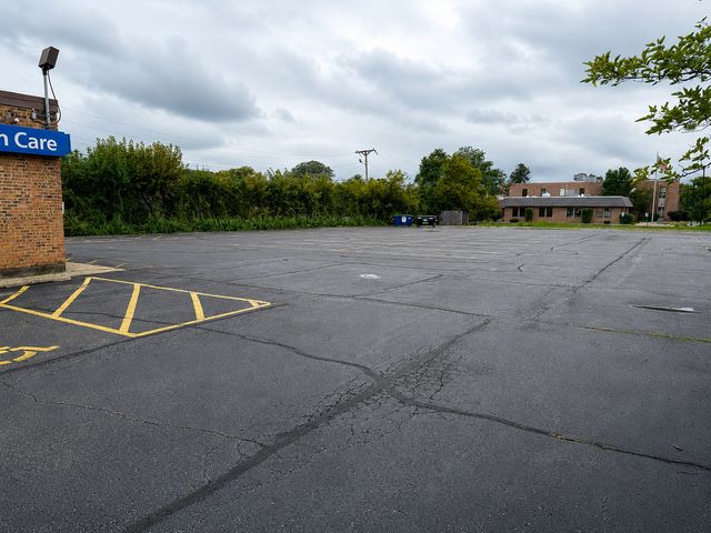 350 S Schmale Road 110, Carol Stream, IL 60188