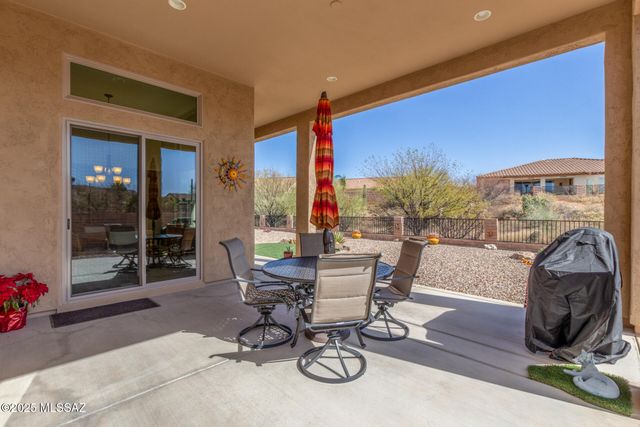566 N Ramos Lane, Green Valley, AZ 85614