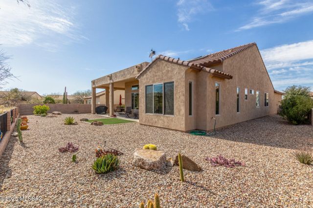 566 N Ramos Lane, Green Valley, AZ 85614