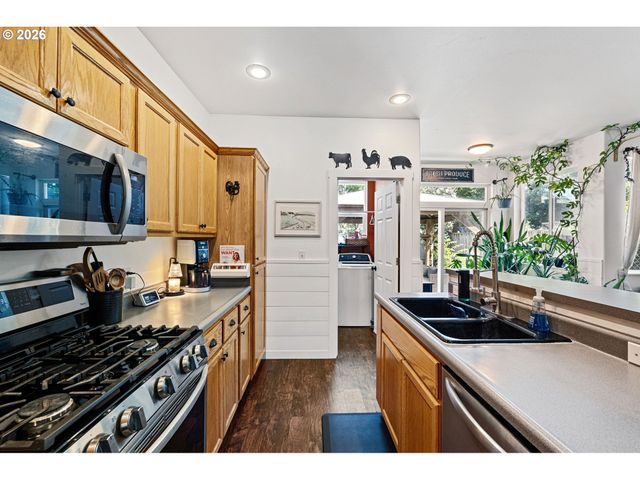 5467 BADEN Way, Eugene, OR 97402