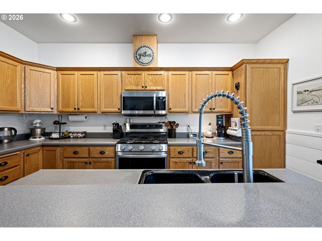 5467 BADEN Way, Eugene, OR 97402
