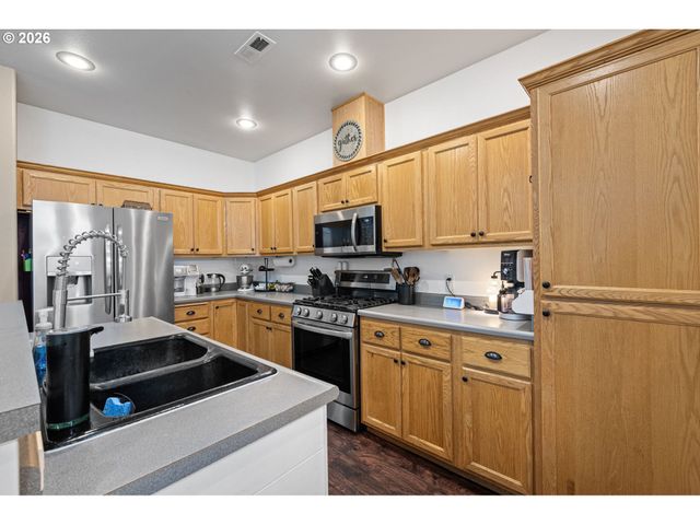 5467 BADEN Way, Eugene, OR 97402