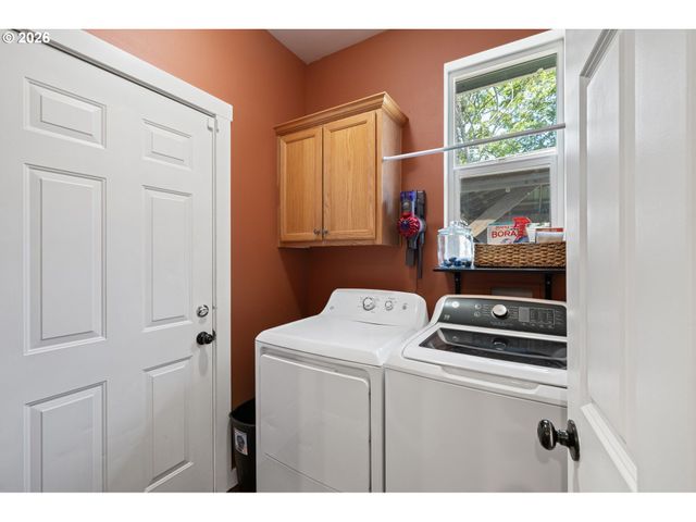 5467 BADEN Way, Eugene, OR 97402