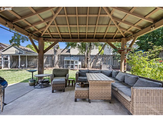 5467 BADEN Way, Eugene, OR 97402