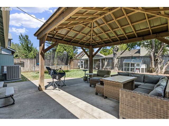5467 BADEN Way, Eugene, OR 97402