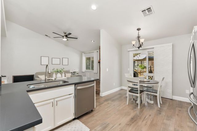 1228 Chablis Cir, Roseville, CA 95747