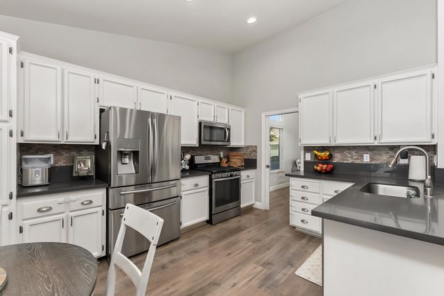 1228 Chablis Cir, Roseville, CA 95747