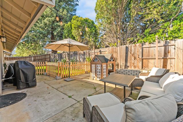 1228 Chablis Cir, Roseville, CA 95747