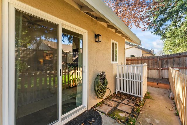 1228 Chablis Cir, Roseville, CA 95747