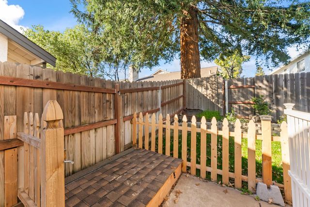 1228 Chablis Cir, Roseville, CA 95747