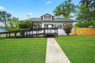 910 Cable Street, Conroe, TX 77301