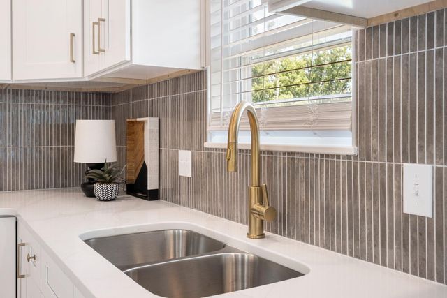 404 SUGARBERRY DR, Columbia, MO 65201