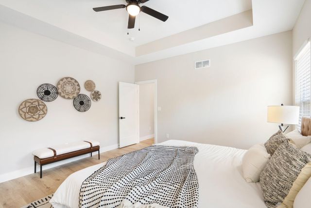 404 SUGARBERRY DR, Columbia, MO 65201