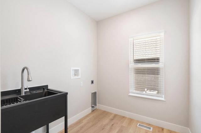 404 SUGARBERRY DR, Columbia, MO 65201