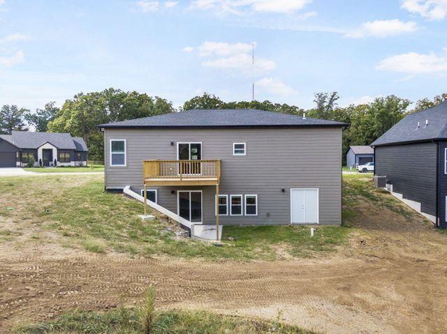 404 SUGARBERRY DR, Columbia, MO 65201