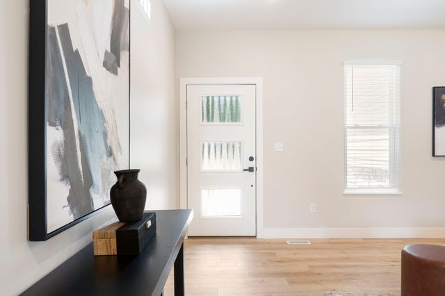 404 SUGARBERRY DR, Columbia, MO 65201