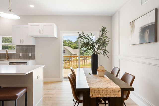 404 SUGARBERRY DR, Columbia, MO 65201