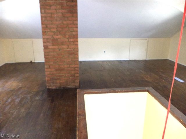 3653 W 102nd Street, Cleveland, OH 44111