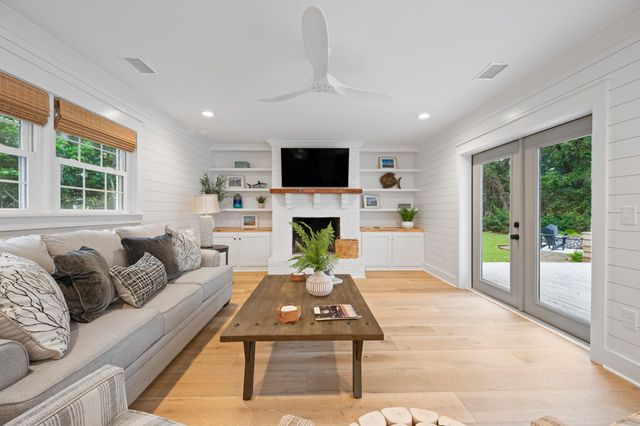 940 Cliffwood Drive, Mount Pleasant, SC 29464