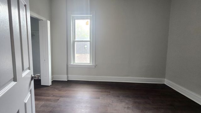 2330 W Erie Street 2F, Chicago, IL 60612