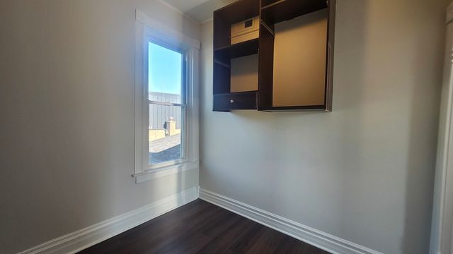 2330 W Erie Street 2F, Chicago, IL 60612