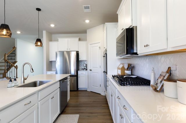 2138 Bowie Stone Court, Fort Mill, SC 29715