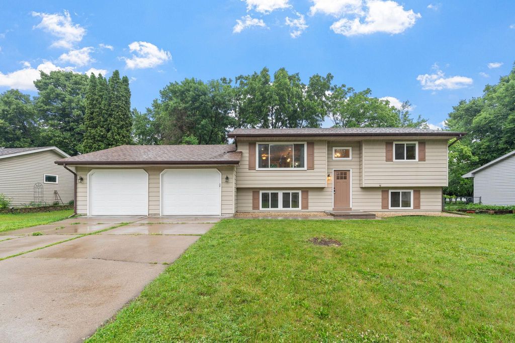 11202 97th Place N, Maple Grove, MN 55369