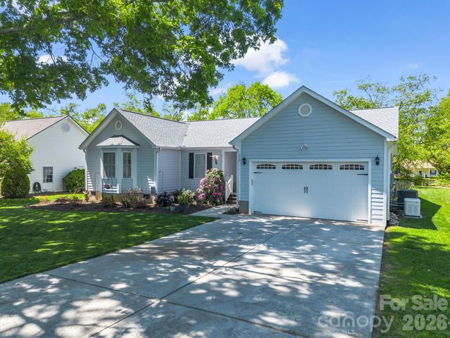 179 Kingfisher Lane, Mills River, NC 28759