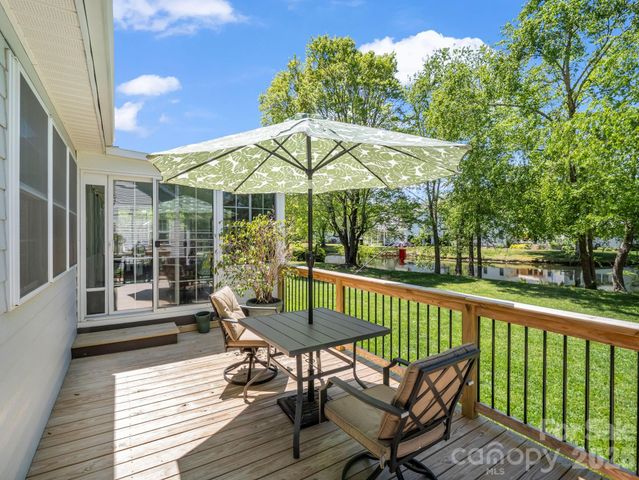 179 Kingfisher Lane, Mills River, NC 28759