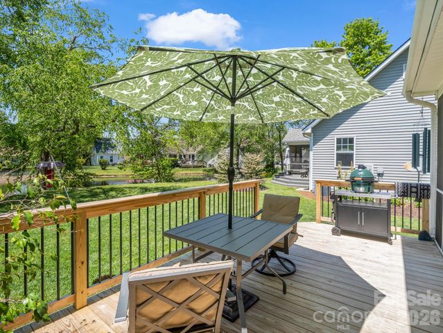 179 Kingfisher Lane, Mills River, NC 28759